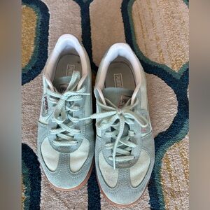 Puma Women's light blue platform Sneakers